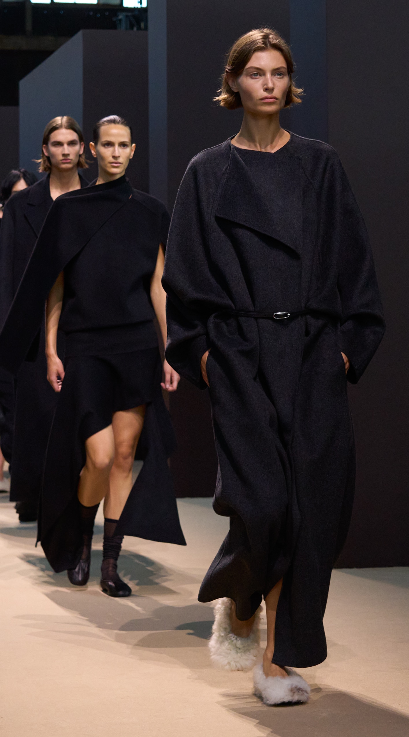 COS テーラードジャケット　ランウェイライン The runway archive - COS | COS US