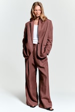 Placeholder for: person wearing linen set