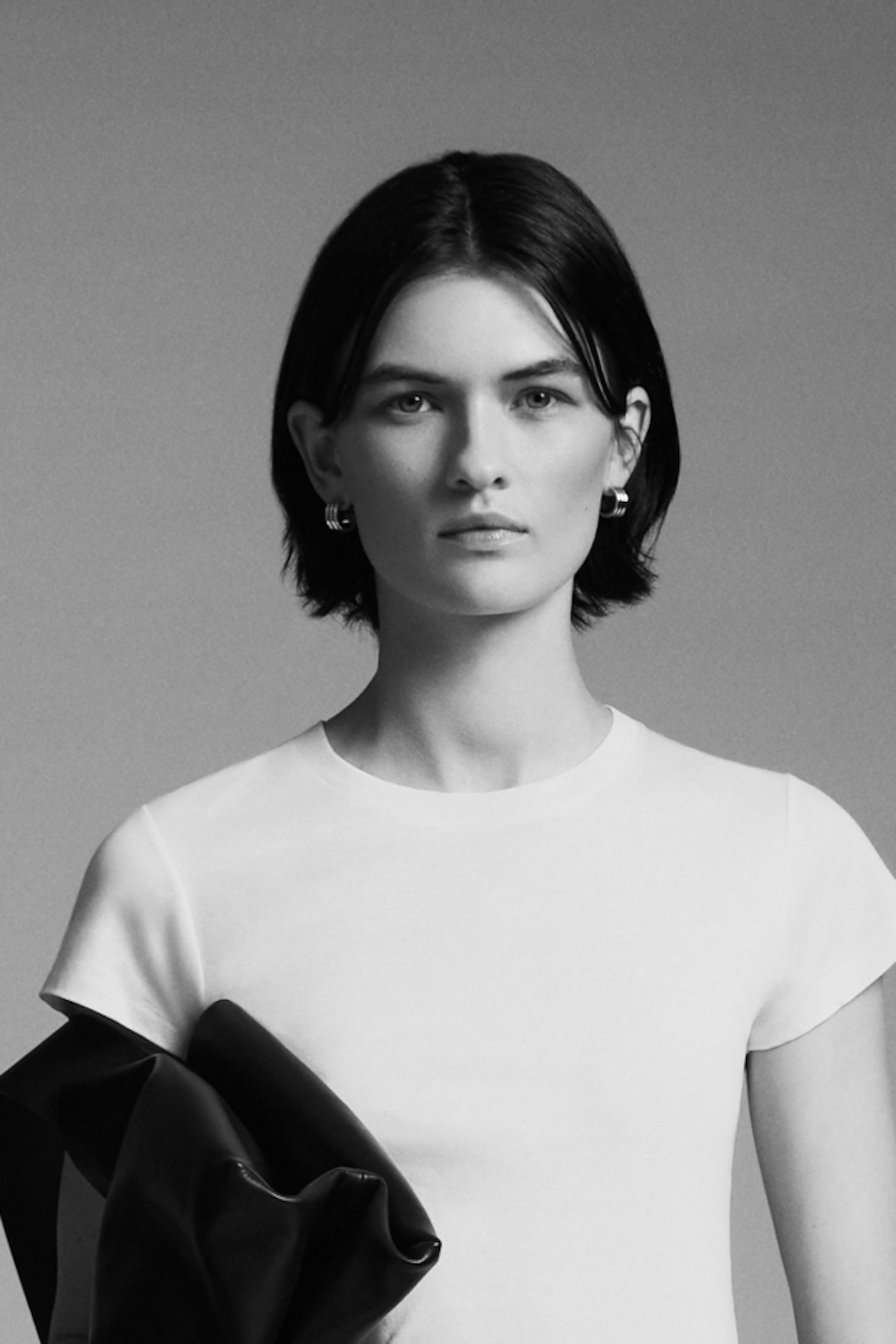 Woman wearing white tshirt