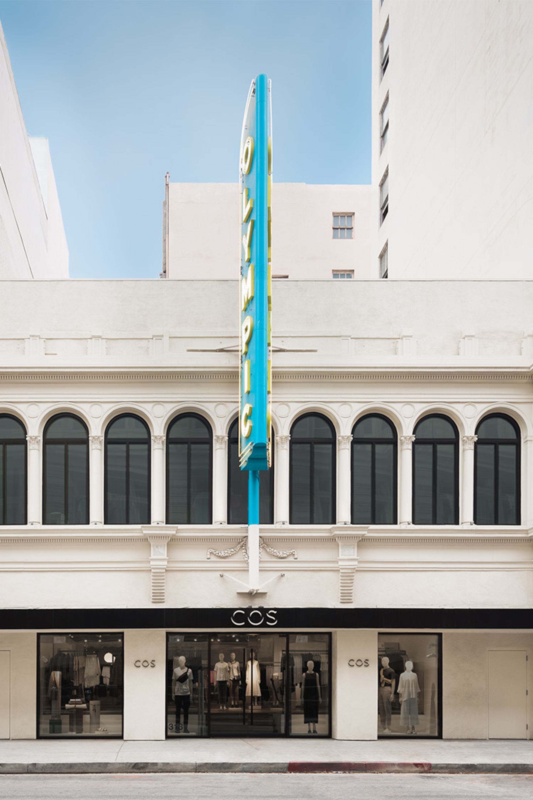 Street view Cos store in LA