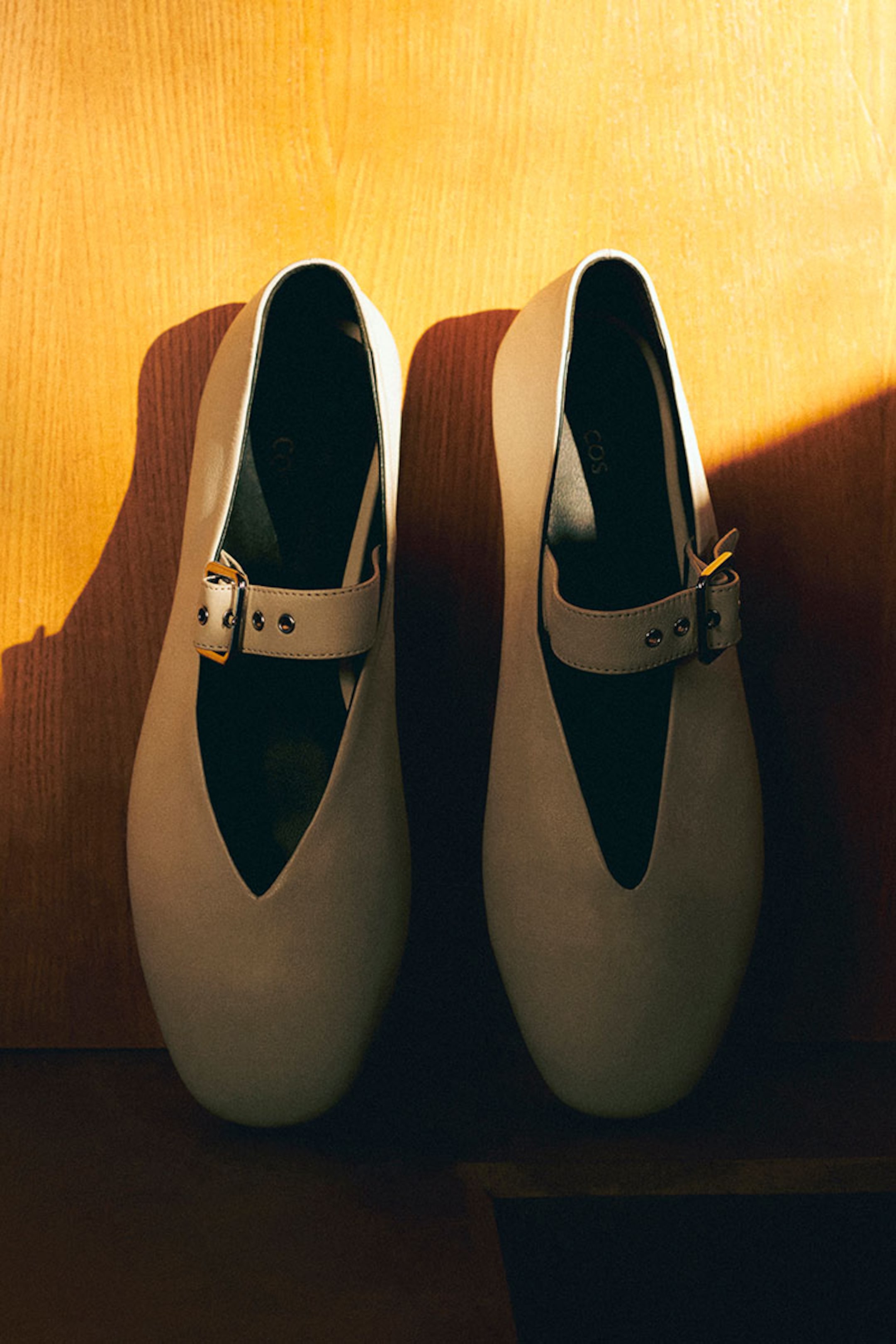 White Flat ballerinas